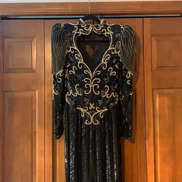 Stunning VINTAGE Landa Silk Beaded Sequin Gown - Picture 4 of 6